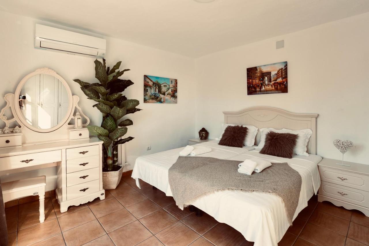 Ocean Suites Sant Antoni de Portmany Exterior foto