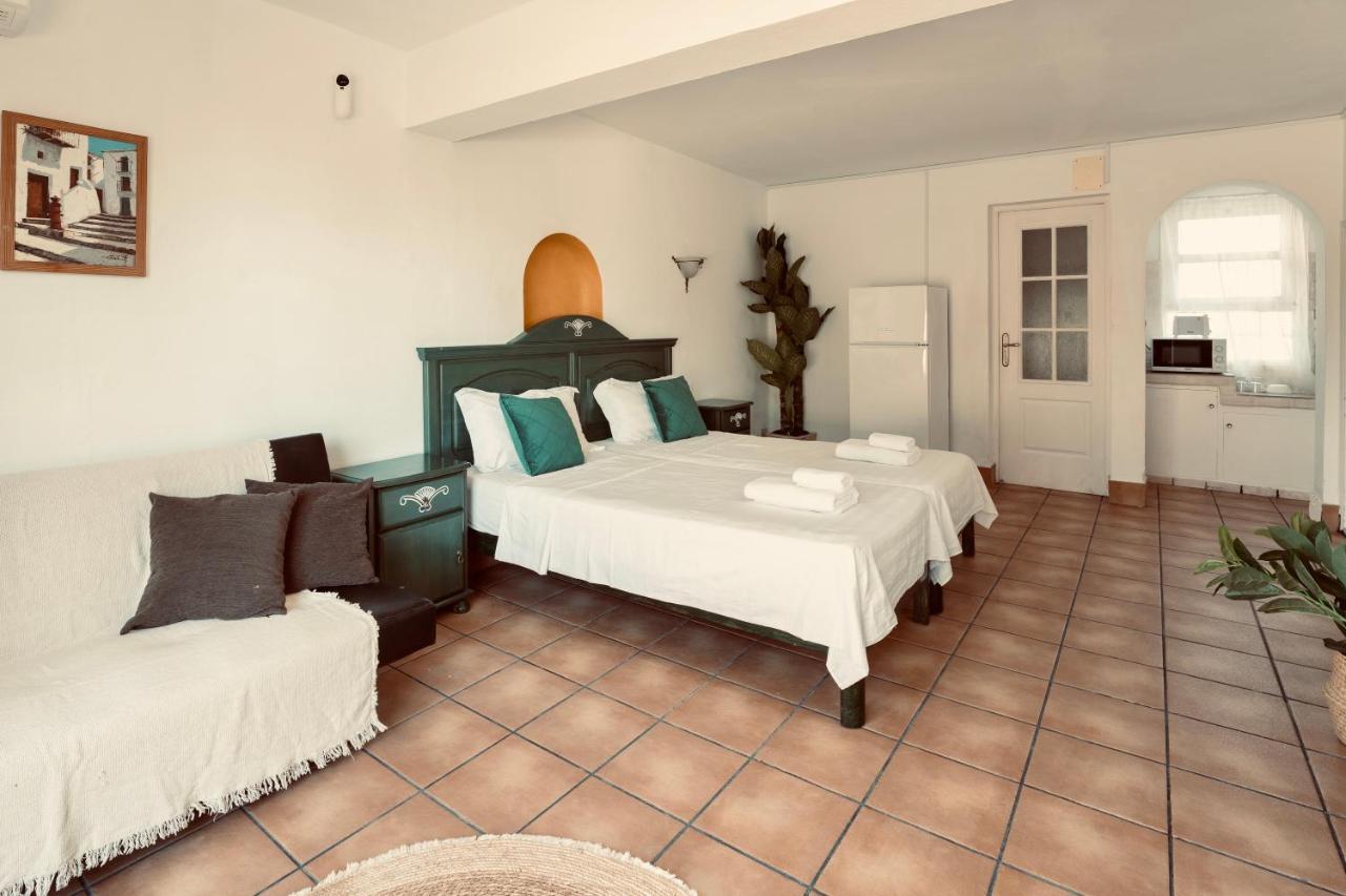 Ocean Suites Sant Antoni de Portmany Exterior foto